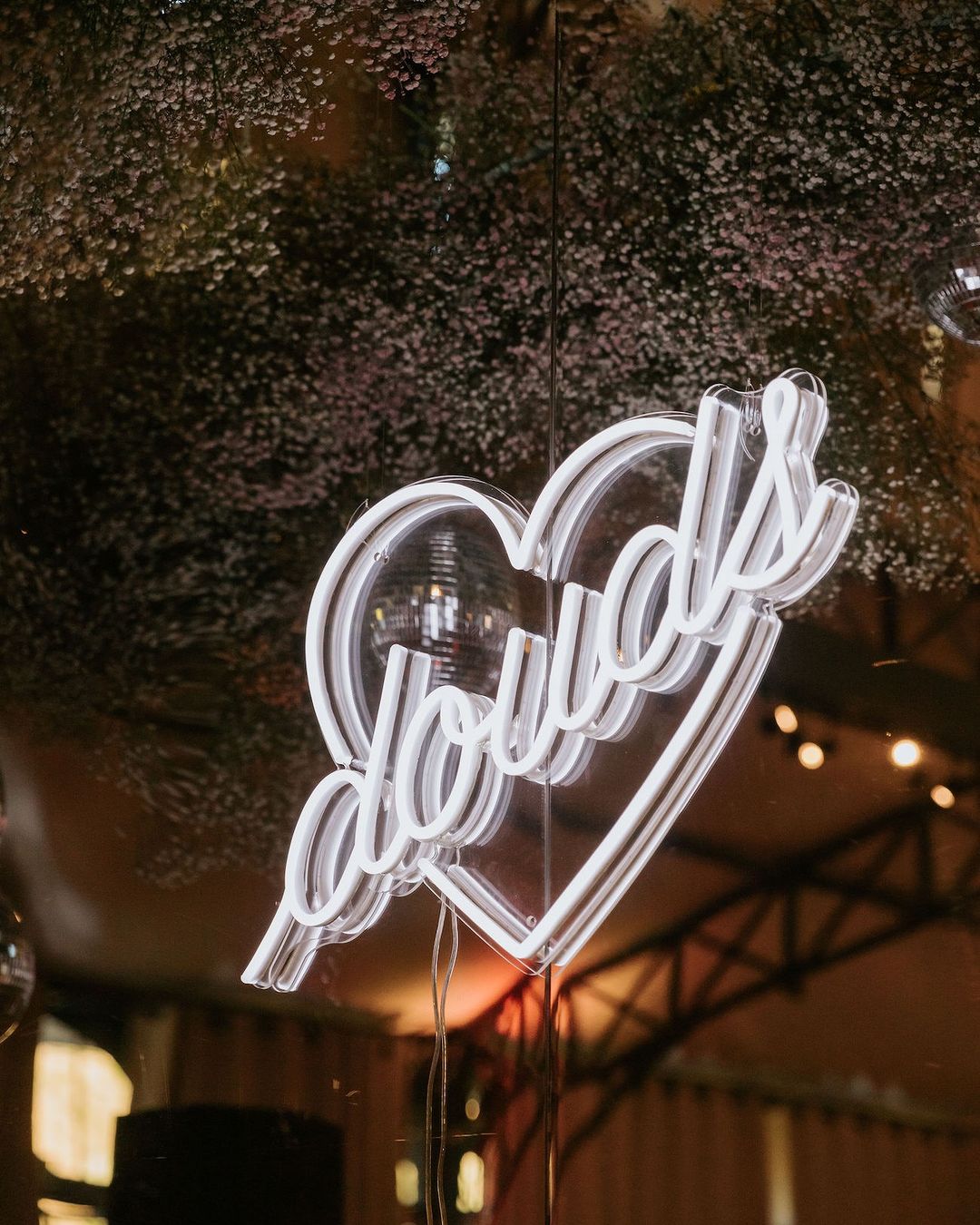 How to Choose the Perfect Wedding Neon Sign for Your Alberta Wedding